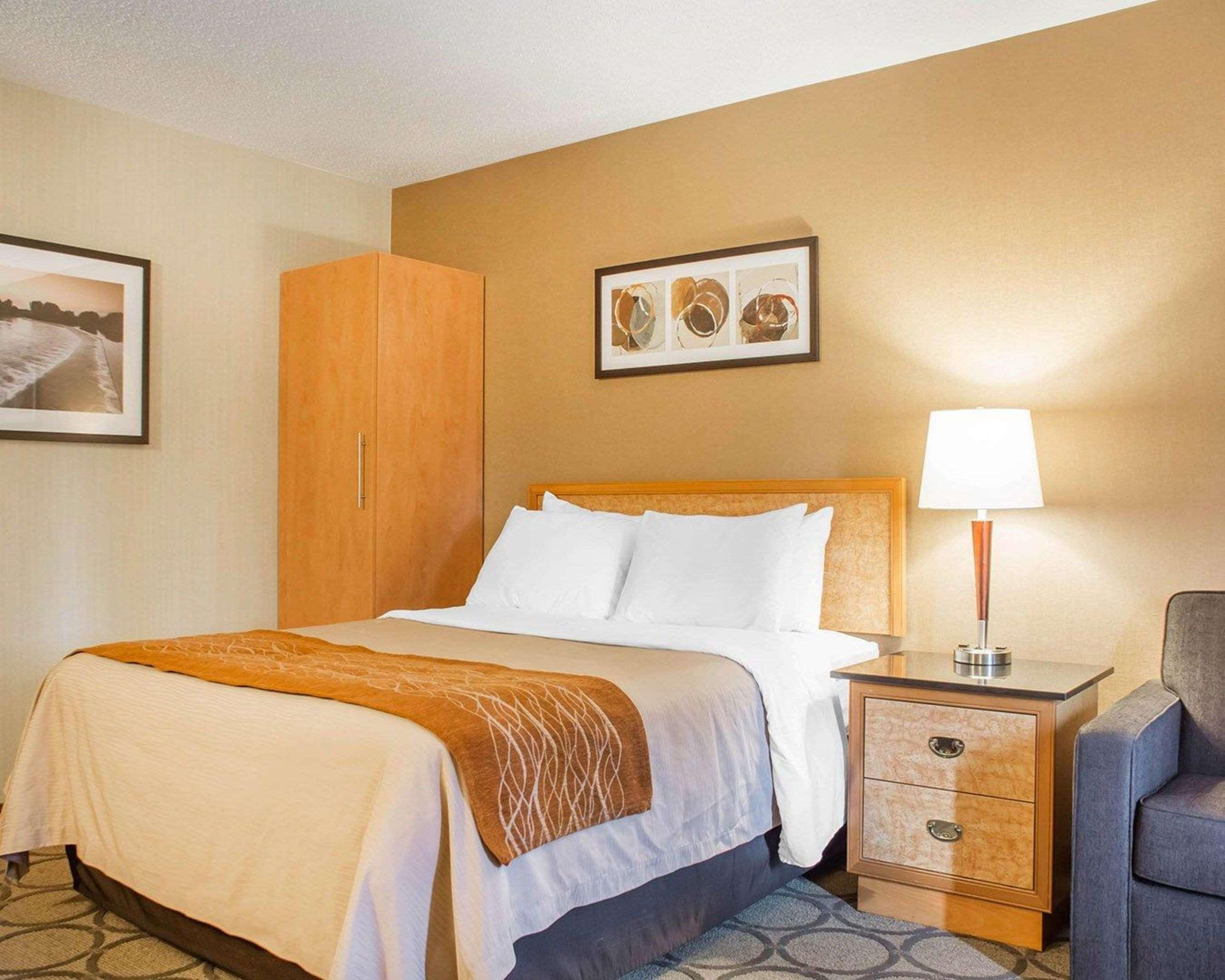 Comfort Inn Brantford Bagian luar foto