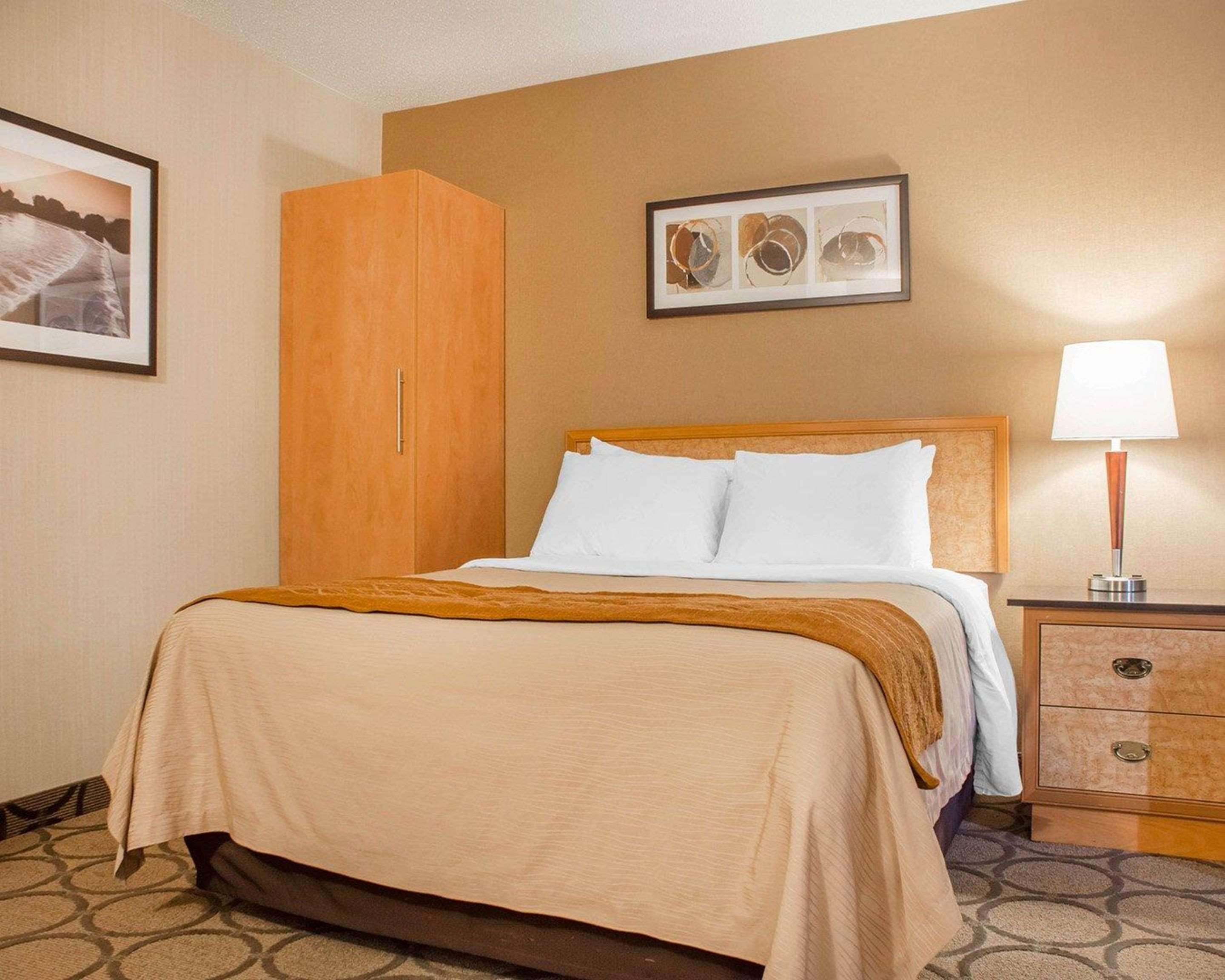 Comfort Inn Brantford Bagian luar foto