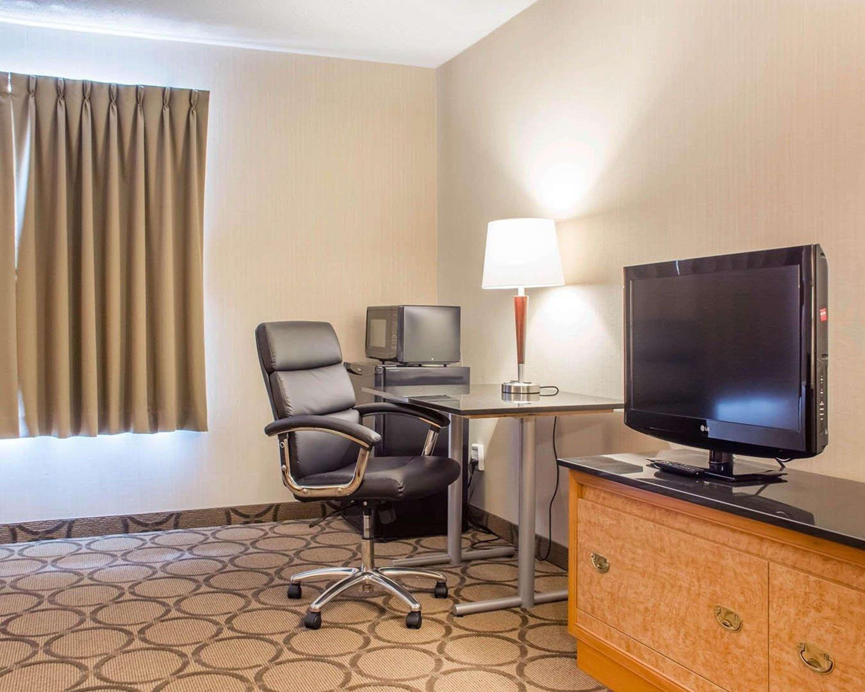 Comfort Inn Brantford Bagian luar foto