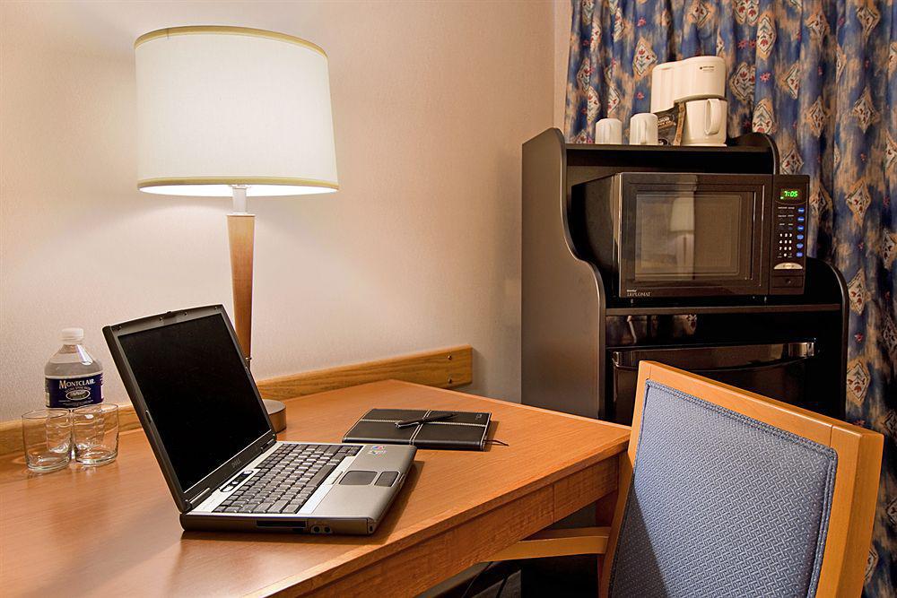 Comfort Inn Brantford Bagian luar foto